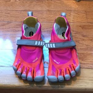 VIBRAM Five Fingers Running Shoes